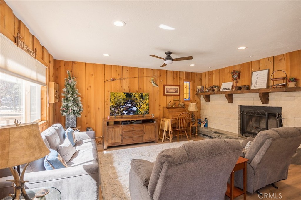 803 Robinhood Boulevard Property Photo 3