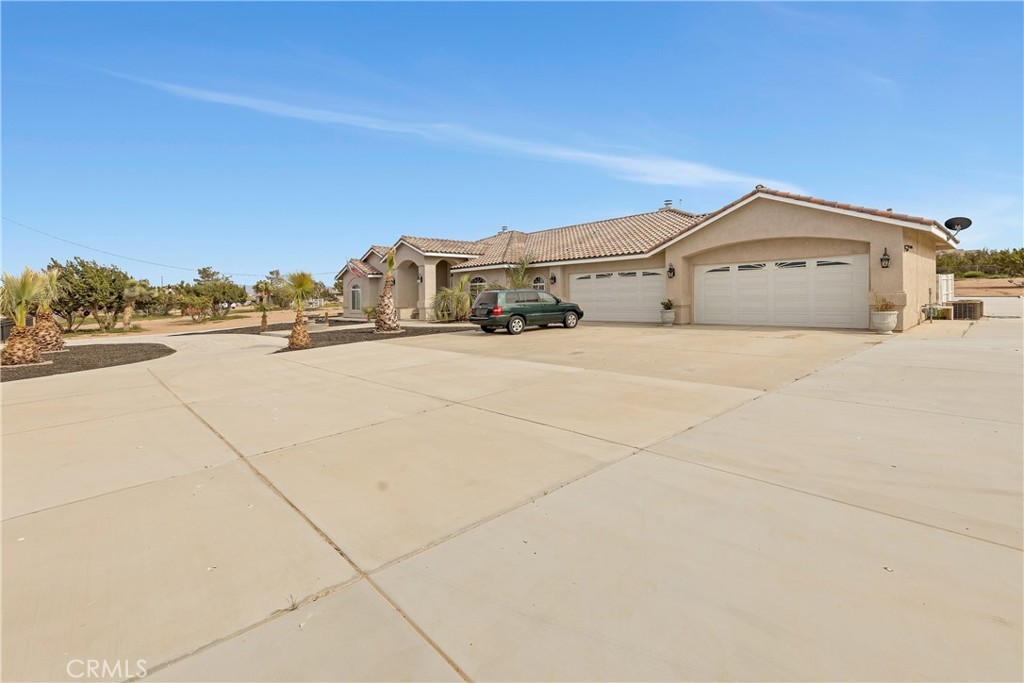 12771 Cedar Property Photo 5