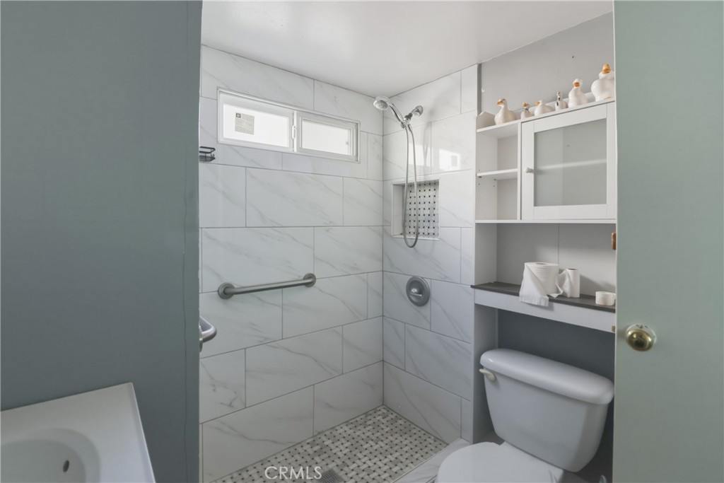 9020 Somerset Boulevard 19 Property Photo 7