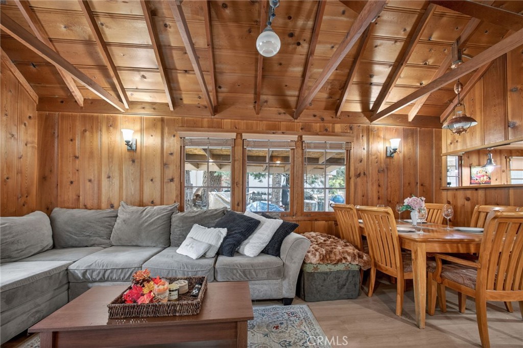 1674 Twin Lakes Property Photo 4