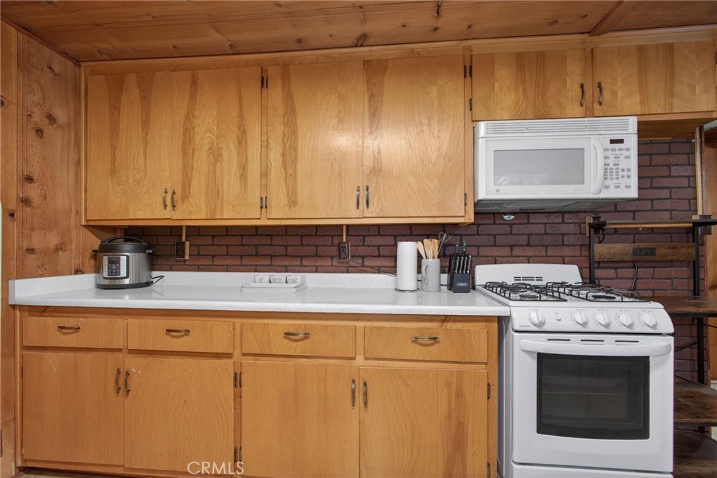 1674 Twin Lakes Property Photo 13