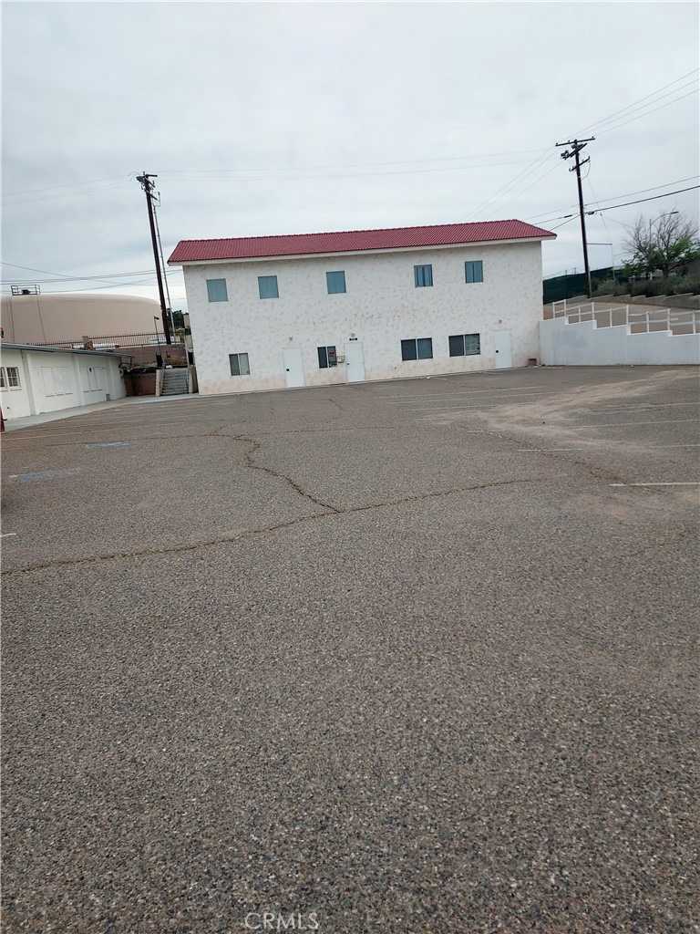 404 E Mountain View Street Property Photo 10