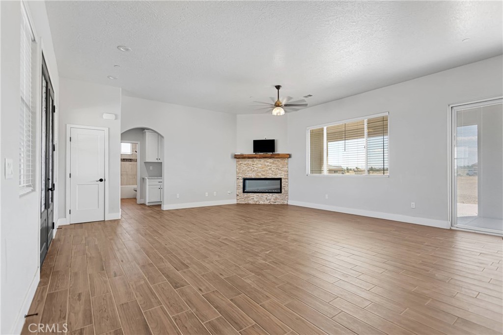 10055 Eaby Property Photo 5