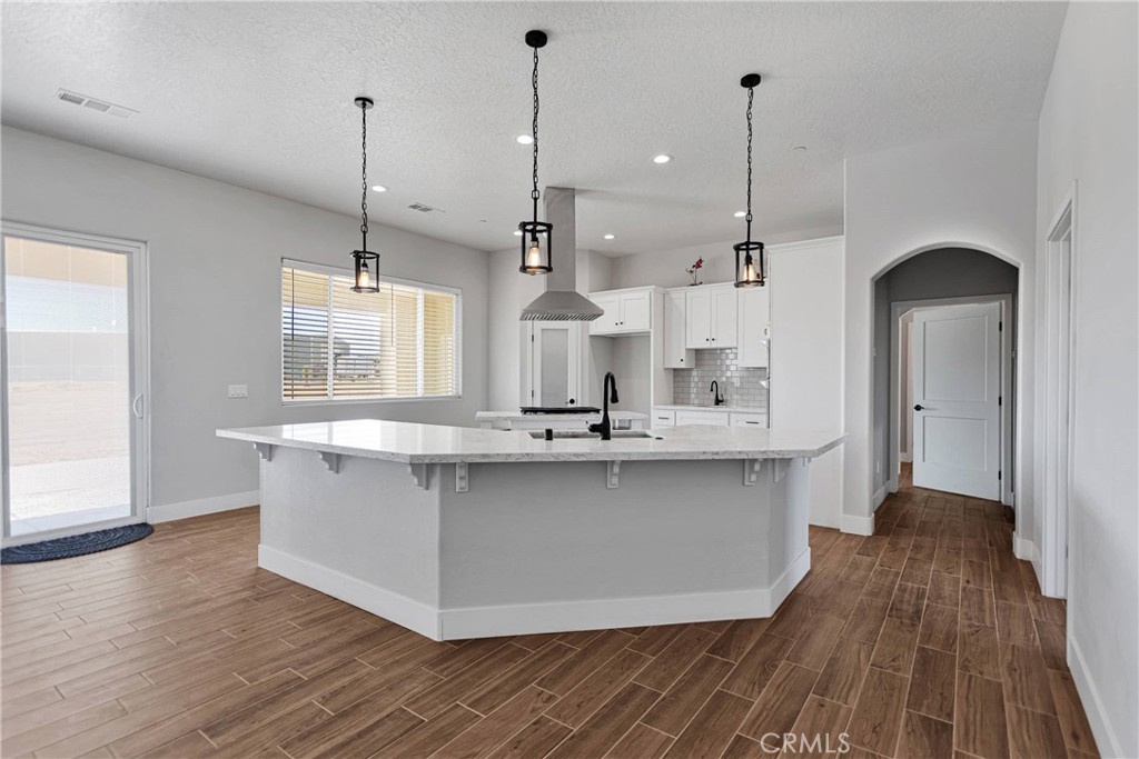 10055 Eaby Property Photo 7