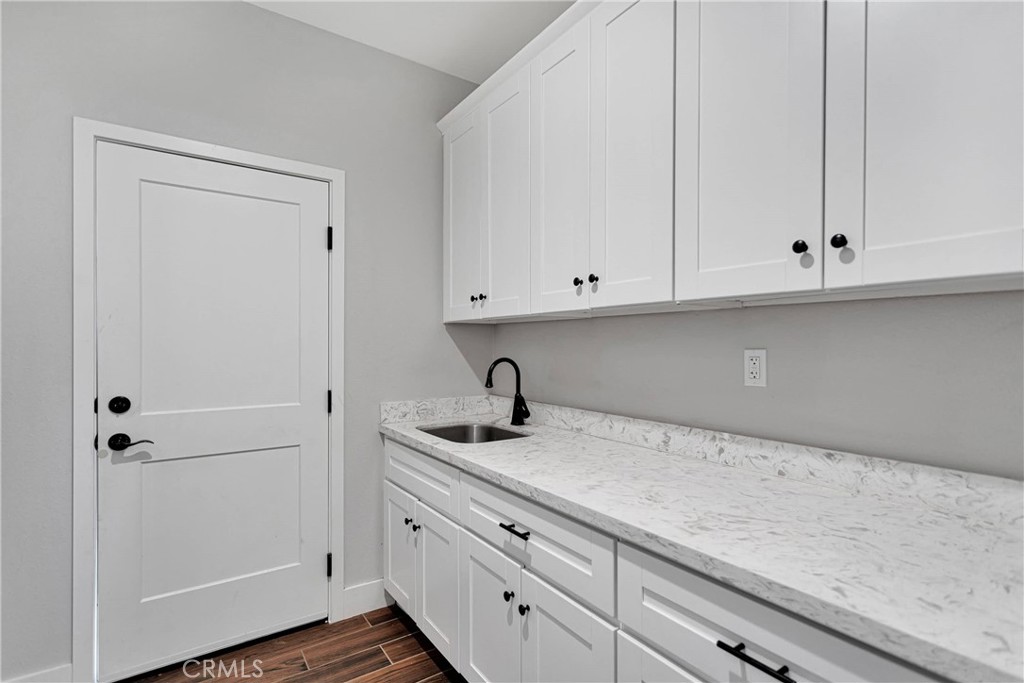 10055 Eaby Property Photo 11