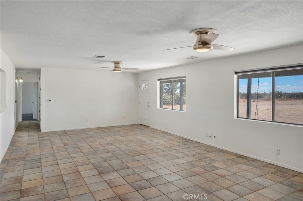12736 Oasis Property Photo 7