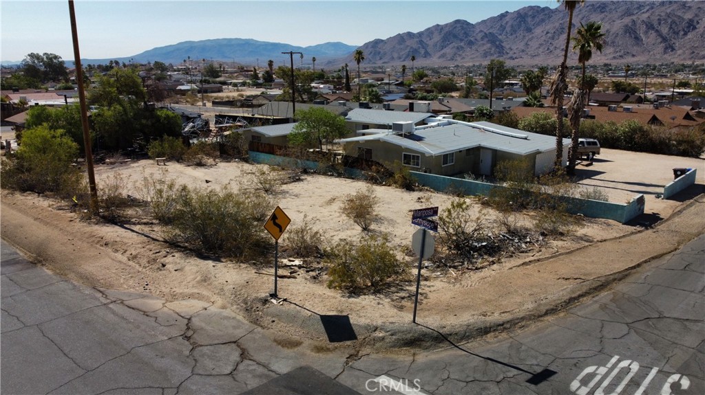 703 Sunnyslope Drive Property Photo 3