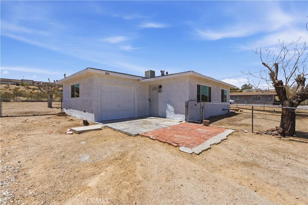 831 Las Amigas Drive Property Photo 1