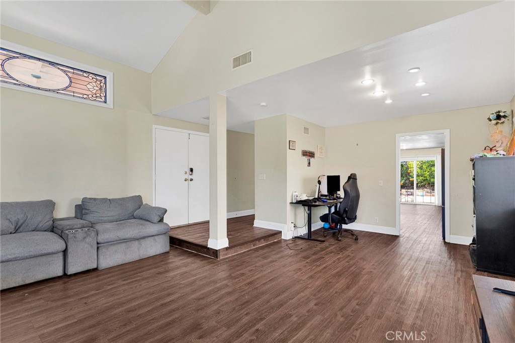 1087 Baseline Road Property Photo 8