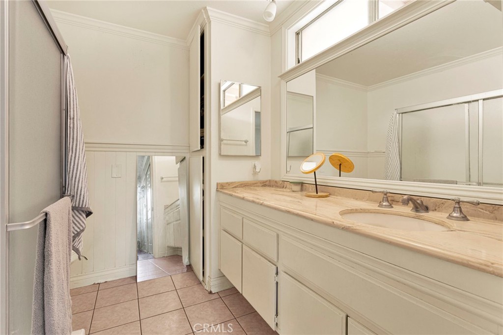1087 Baseline Road Property Photo 24