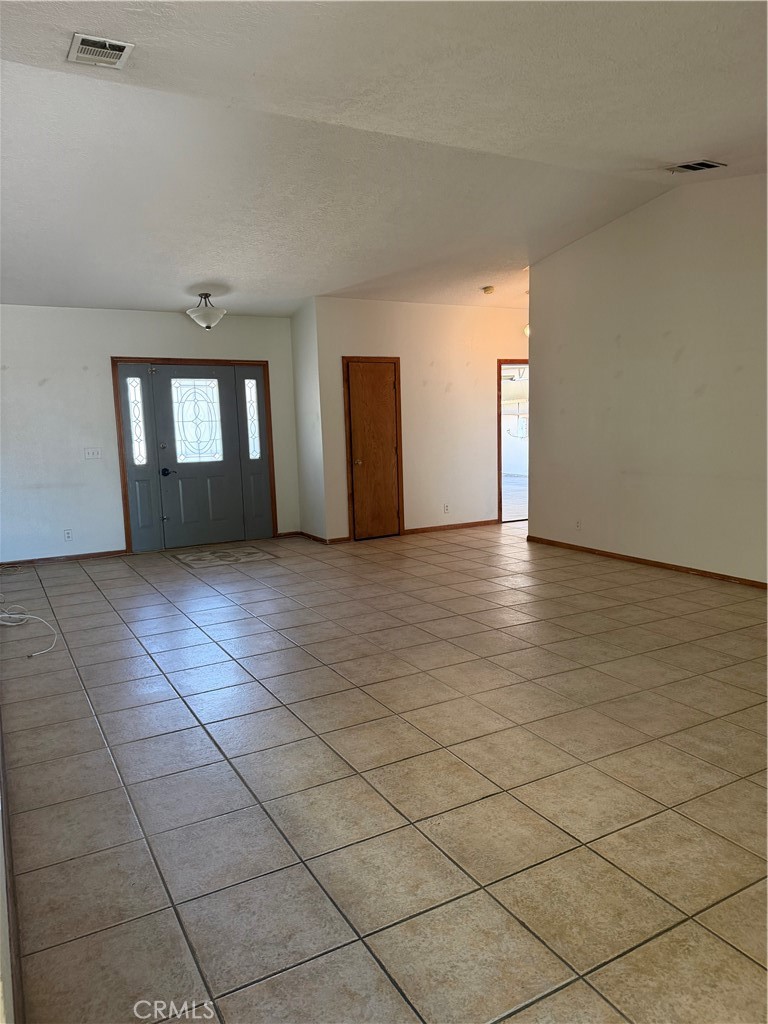 17378 Danbury Property Photo 4