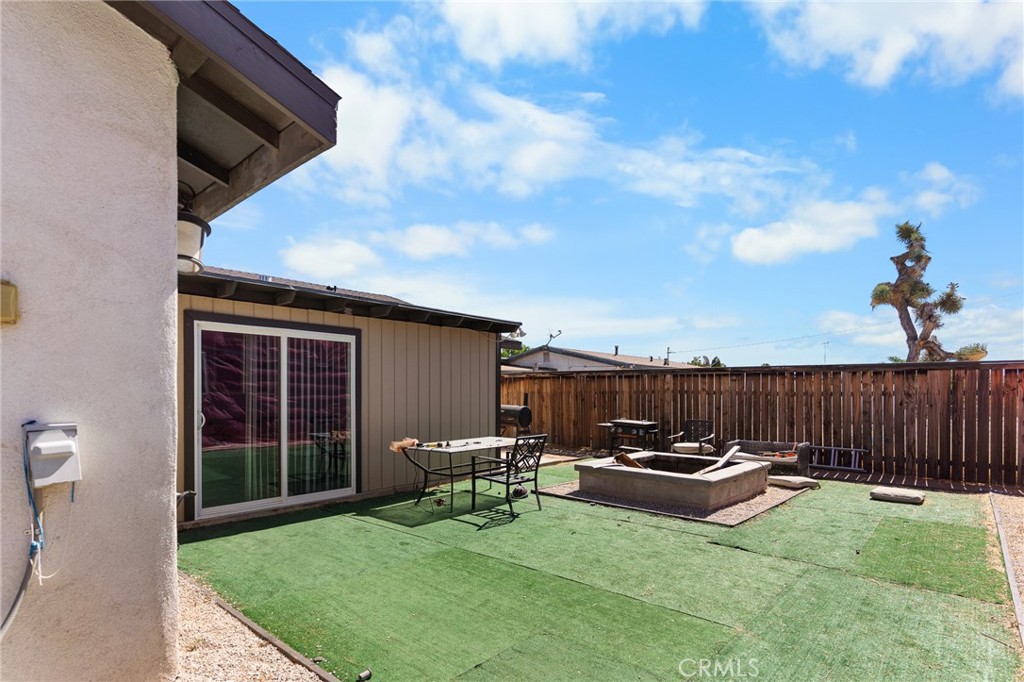 16011 Smoke Tree Property Photo 12