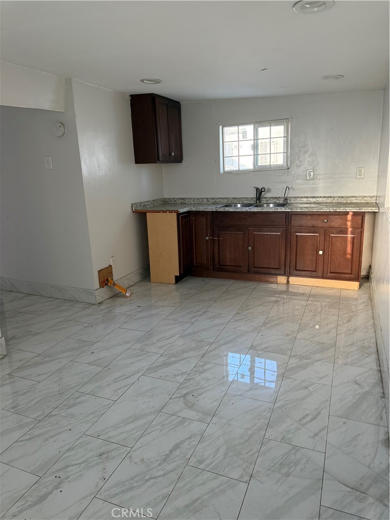10215 25th Property Photo 3