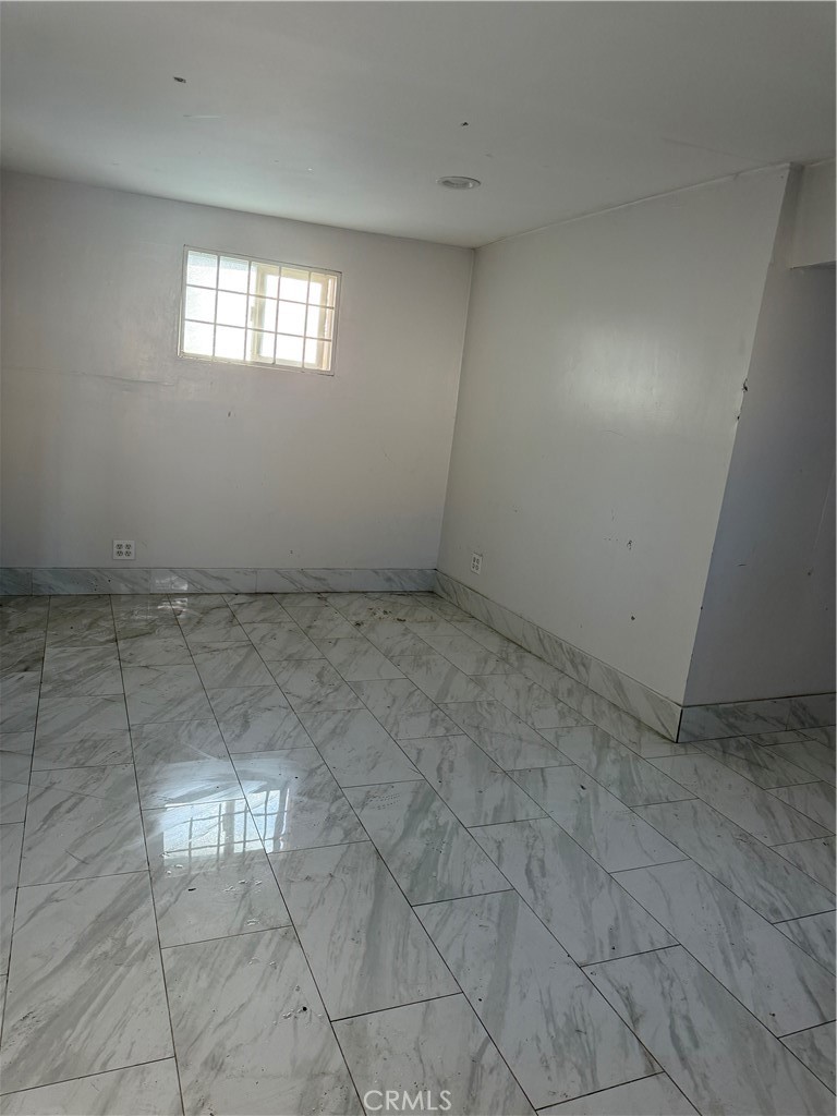 10215 25th Property Photo 4