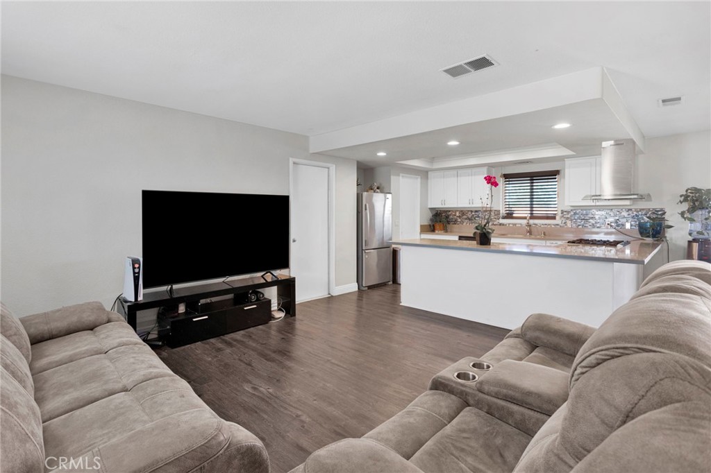 21330 Ramona Property Photo 6