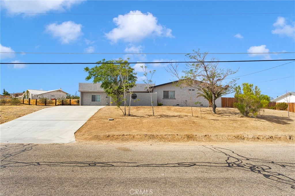 27763 Crestview Property Photo 2