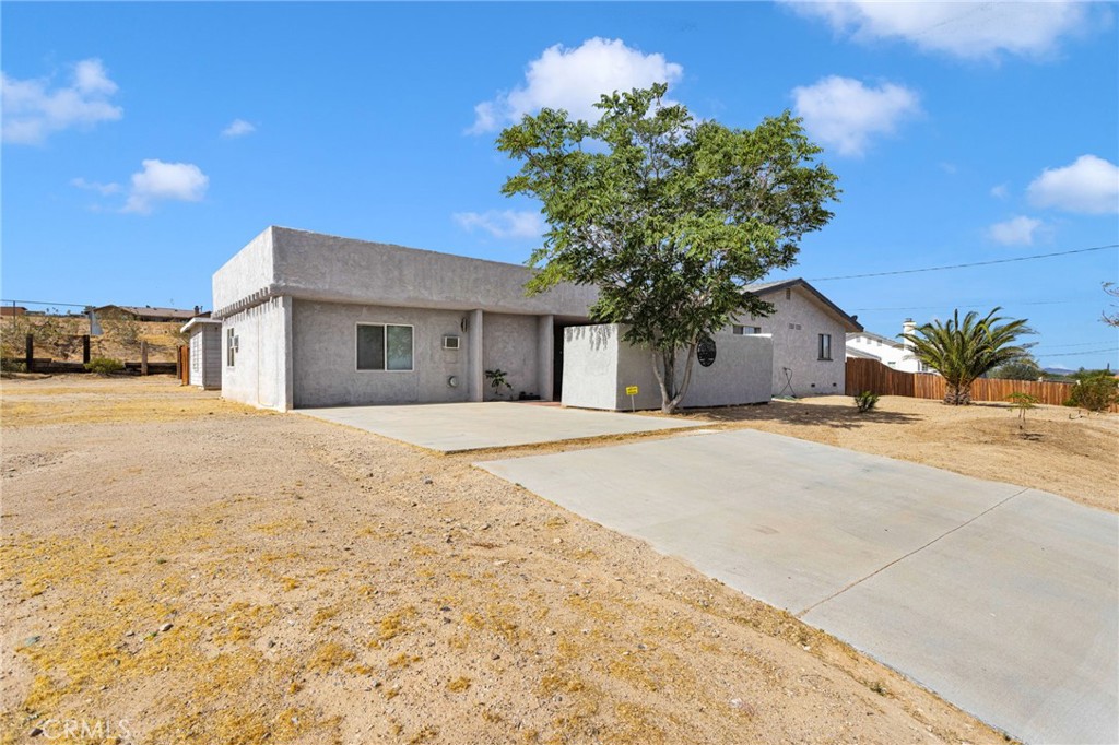 27763 Crestview Property Photo 3