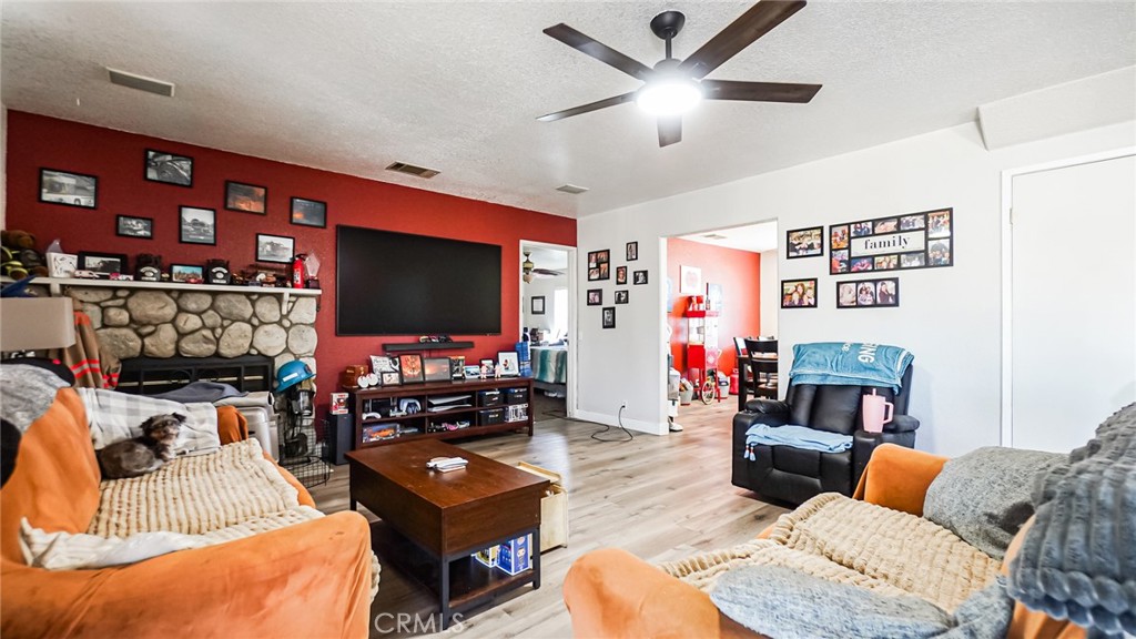 12786 4th Property Photo 5