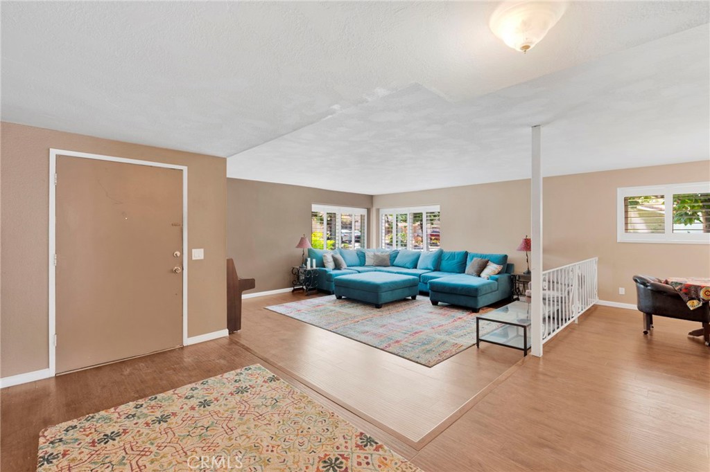 2425 San Fernando Court Property Photo 5