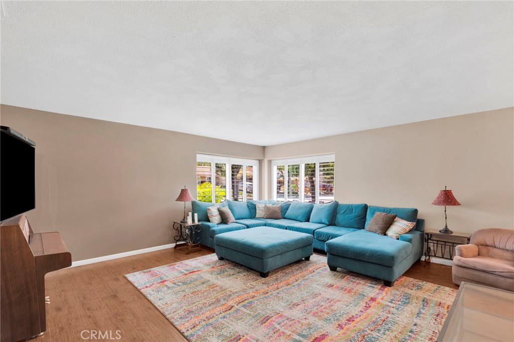 2425 San Fernando Court Property Photo 6