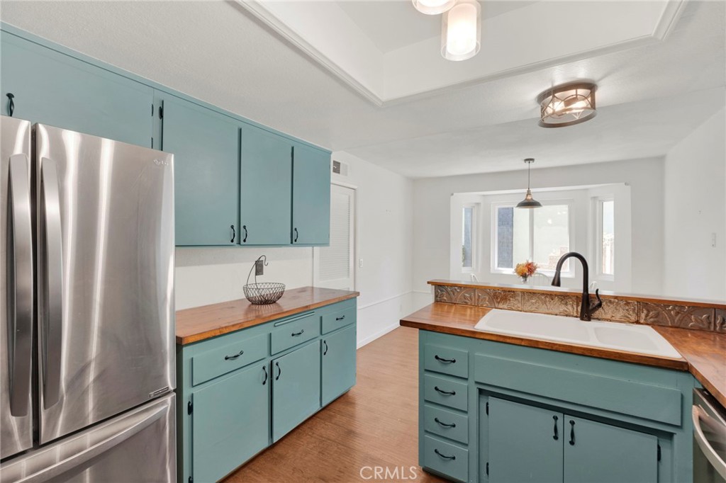 2425 San Fernando Court Property Photo 17