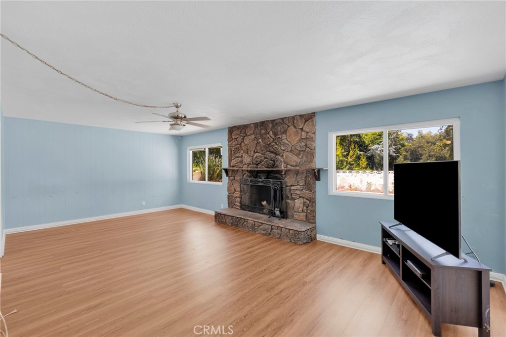 2425 San Fernando Court Property Photo 22
