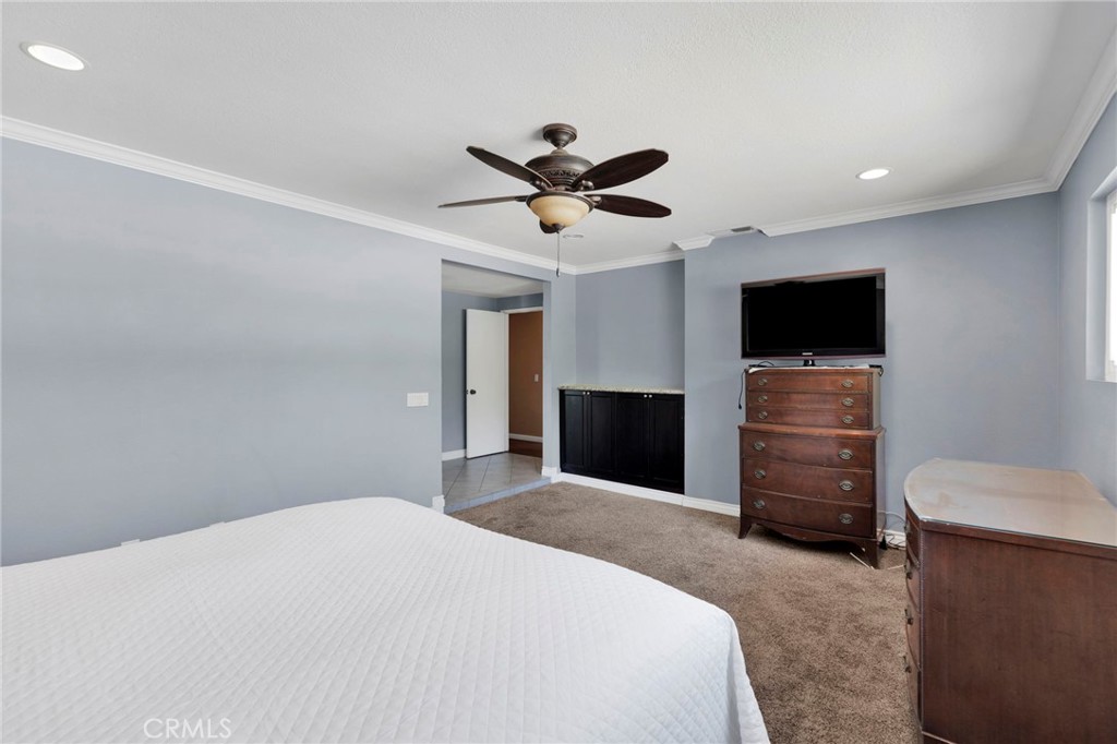 2425 San Fernando Court Property Photo 35