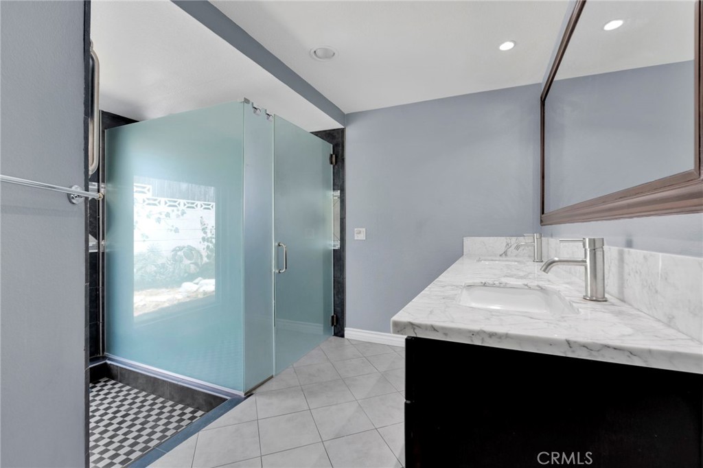 2425 San Fernando Court Property Photo 36