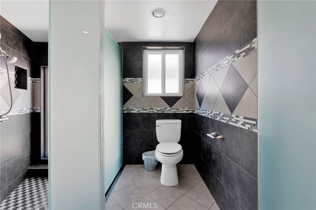 2425 San Fernando Court Property Photo 39