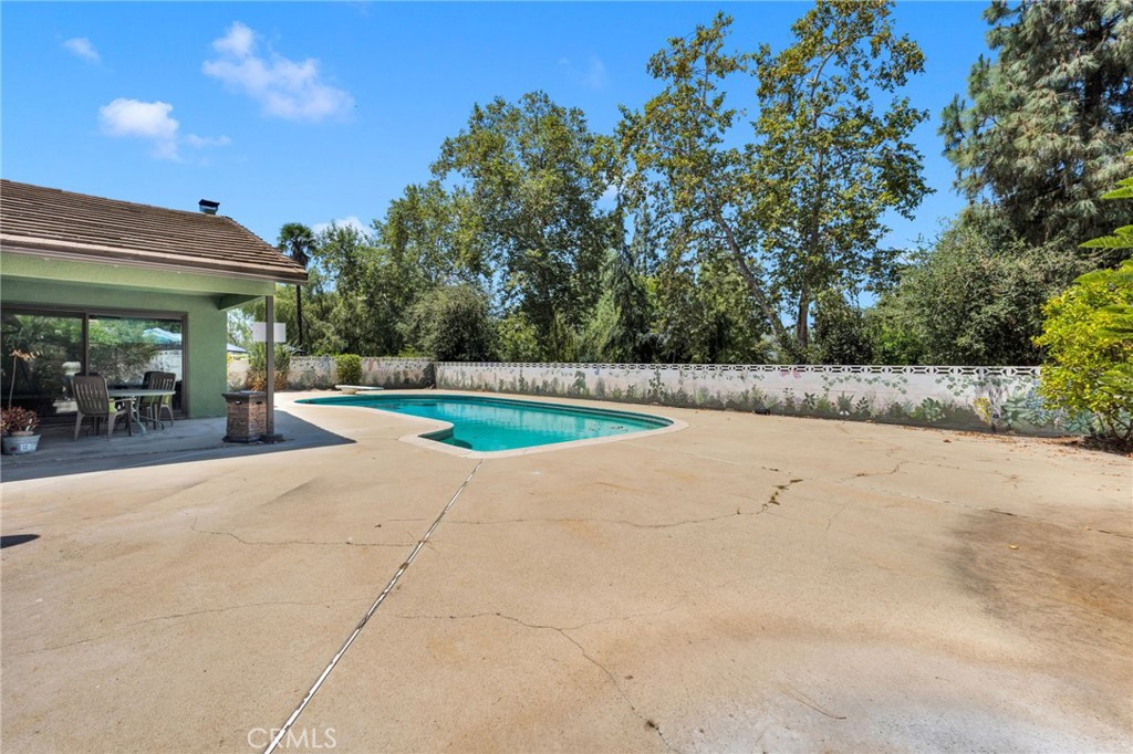 2425 San Fernando Court Property Photo 42