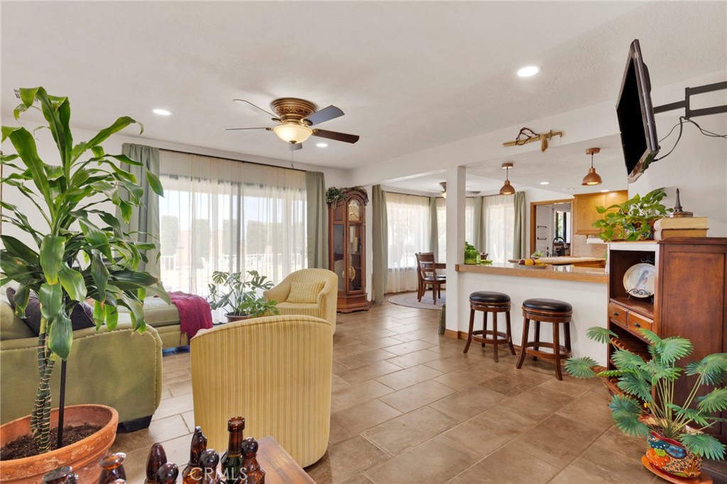 13094 Modoc Court Property Photo 7