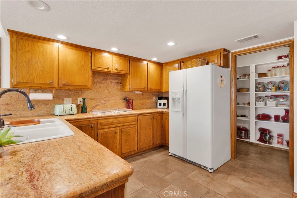13094 Modoc Court Property Photo 9