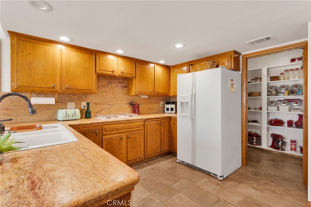 13094 Modoc Court Property Photo 9