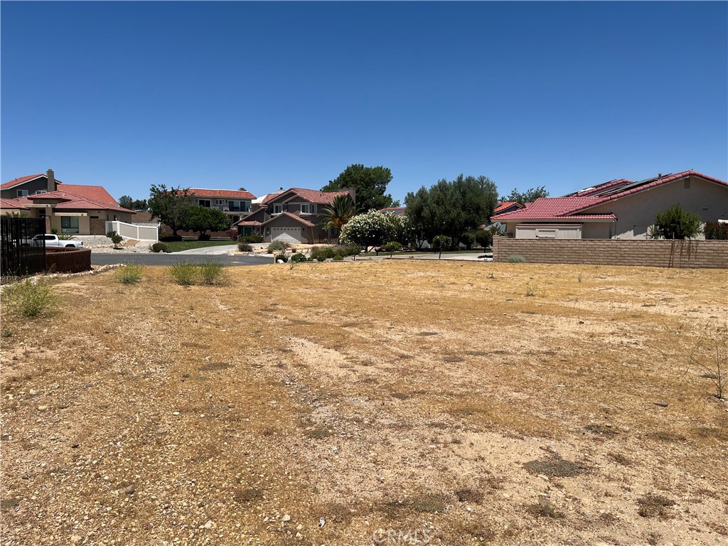 18035 Wildwood Property Photo 6
