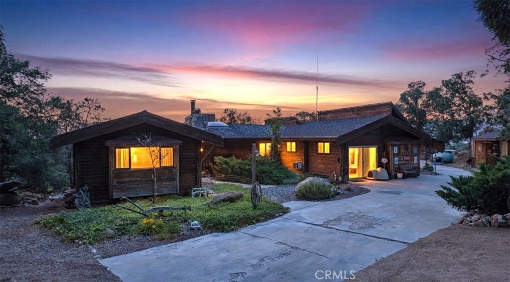 24087 Clover Spring Property Photo 2