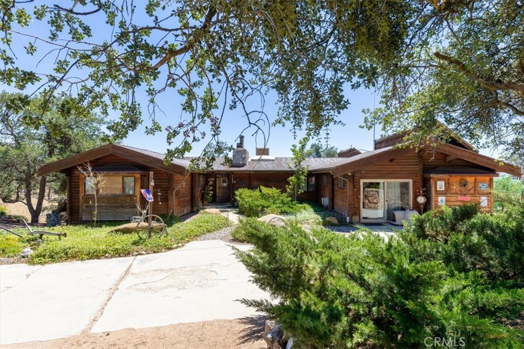 24087 Clover Spring Property Photo 3
