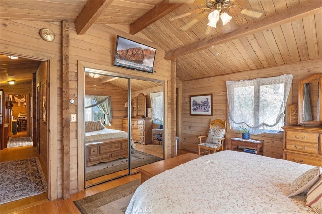 24087 Clover Spring Property Photo 11