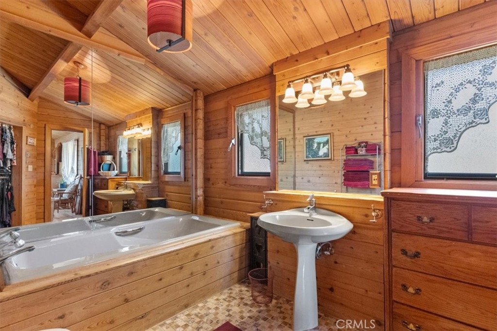 24087 Clover Spring Property Photo 14
