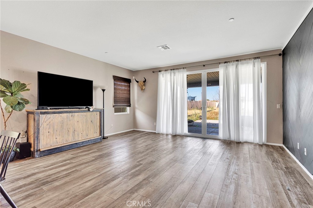 14421 Quincy Property Photo 15