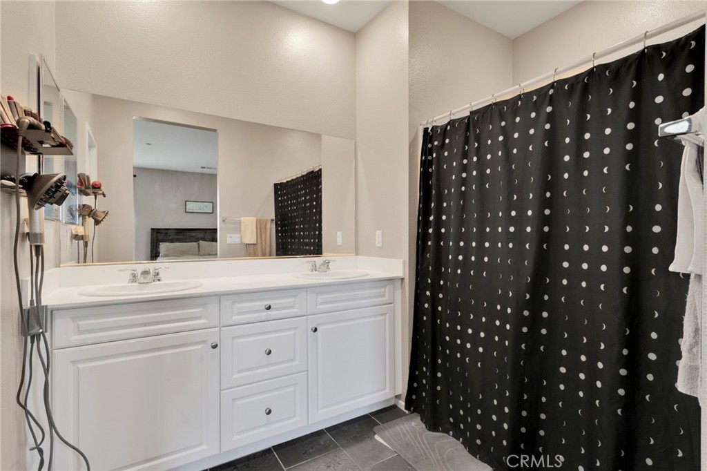 14421 Quincy Property Photo 29
