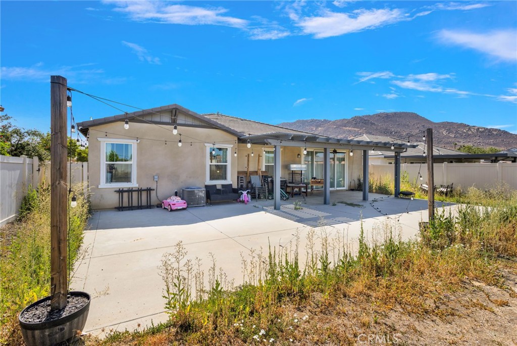 14421 Quincy Property Photo 34