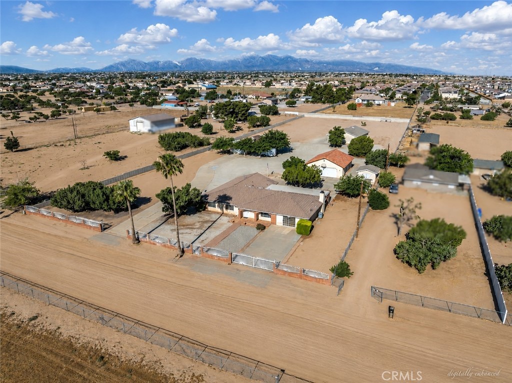 8756 Oakwood Property Photo