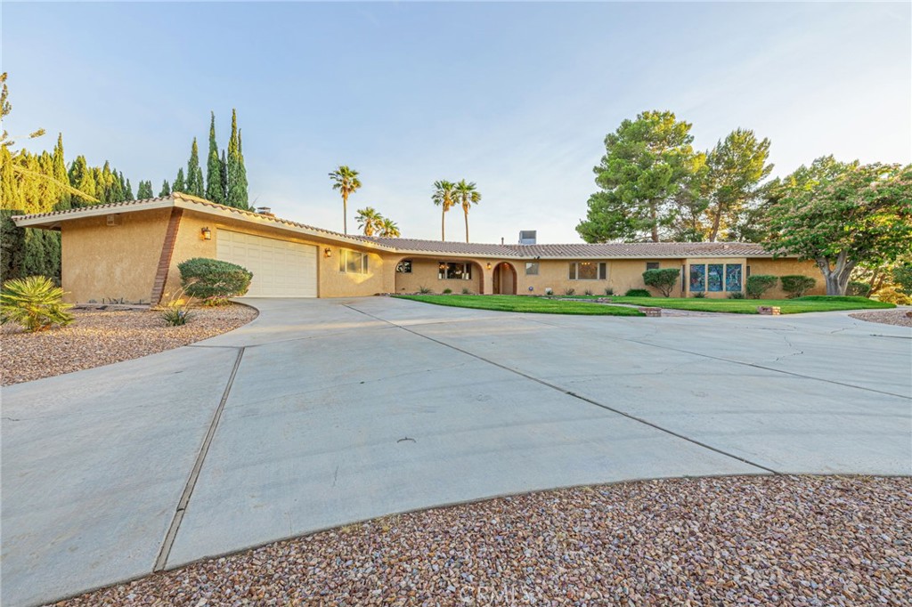 19459 Shasta Road Property Photo 6