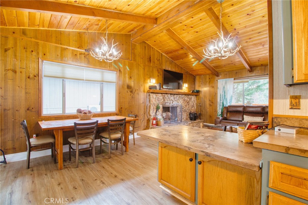 779 Oriole Property Photo 8