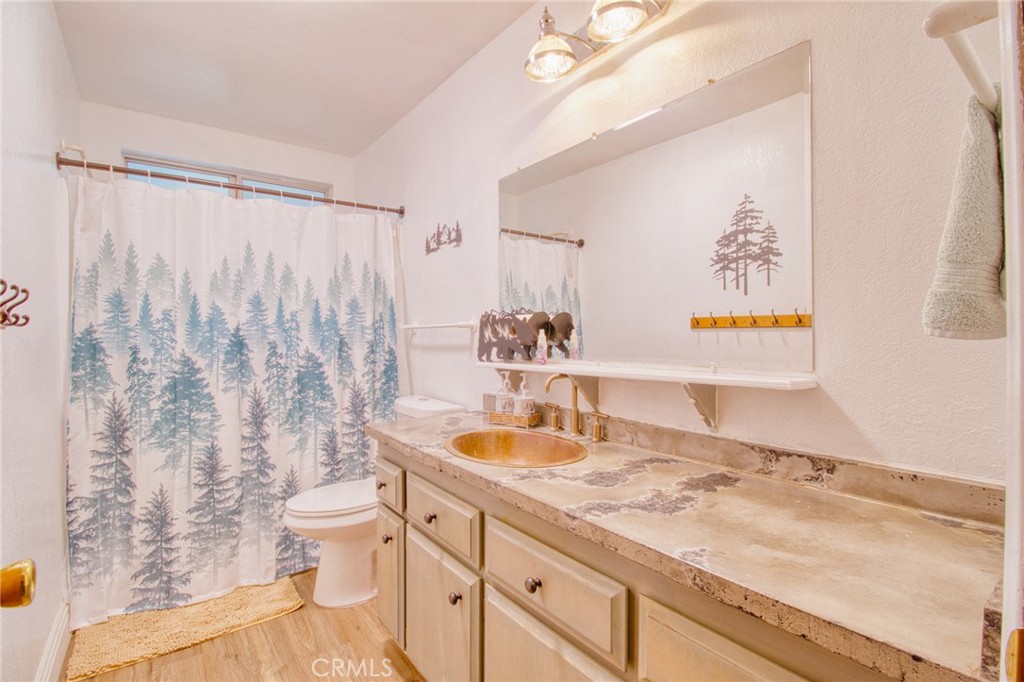 779 Oriole Property Photo 12