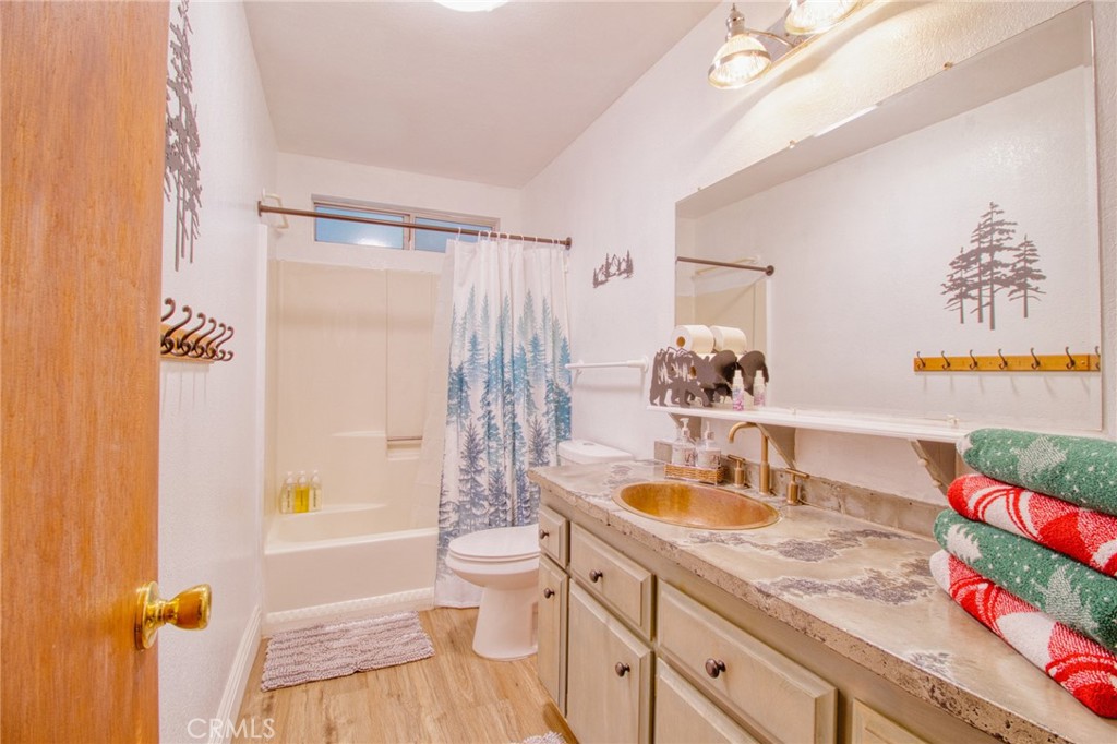 779 Oriole Property Photo 13