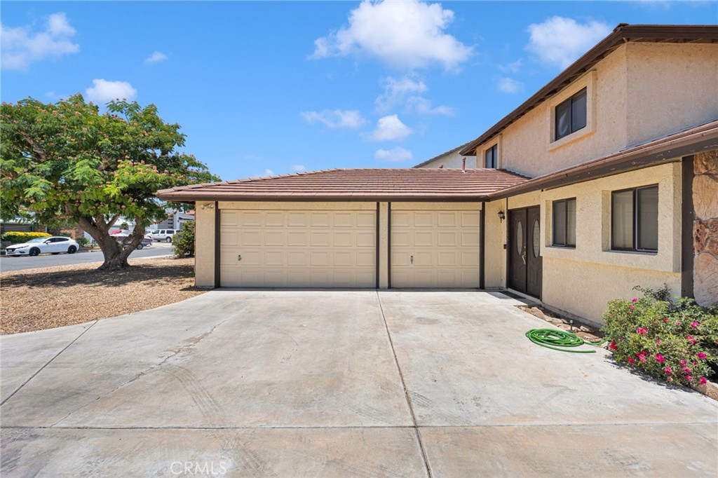 18420 Niagara Property Photo 4