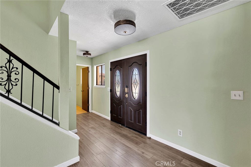 18420 Niagara Property Photo 6