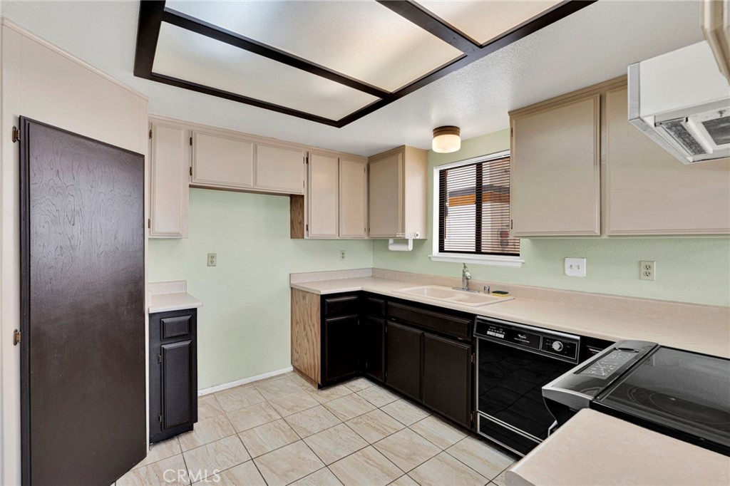 18420 Niagara Property Photo 13