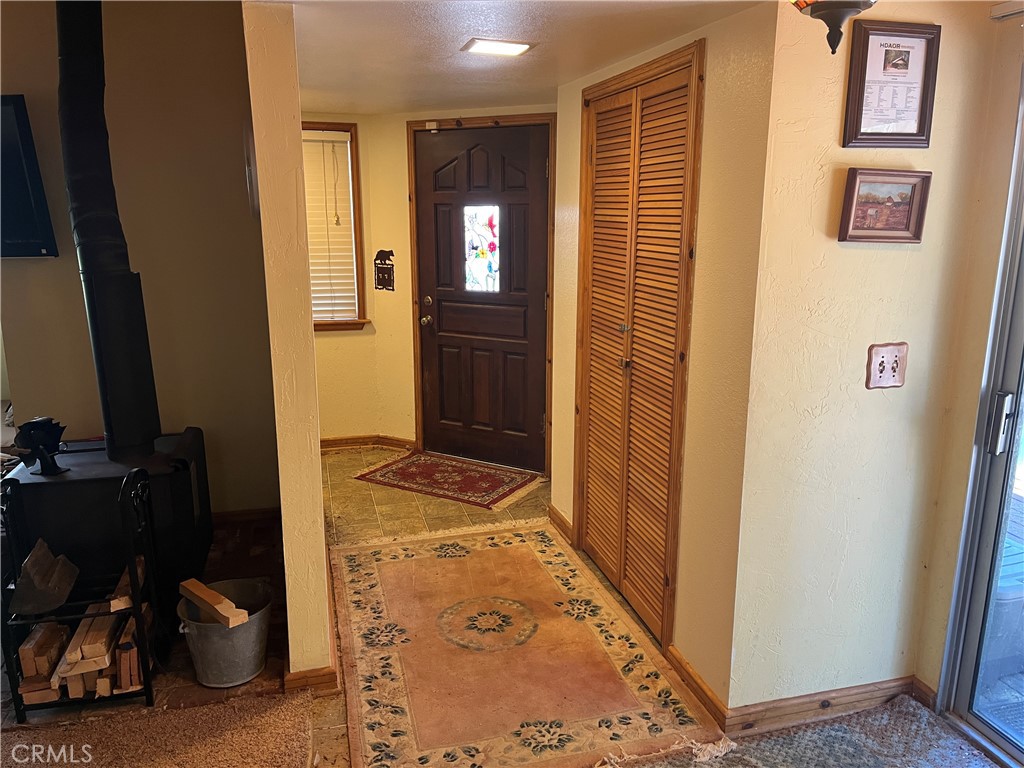 1366 Laura Property Photo 4